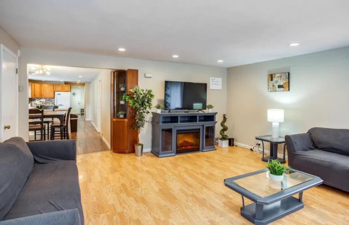 Centric Ranch in South ave by Downtown UofR Airport - B&B