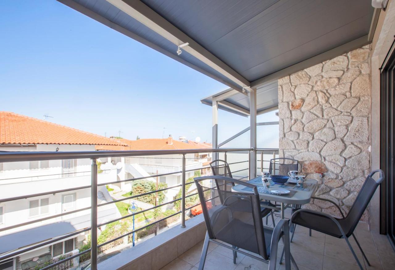 One-Bedroom Apartment with Balcony