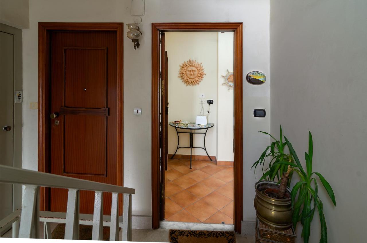 Casa Aurora a due passi dalla ferrovia - B&B Giarre