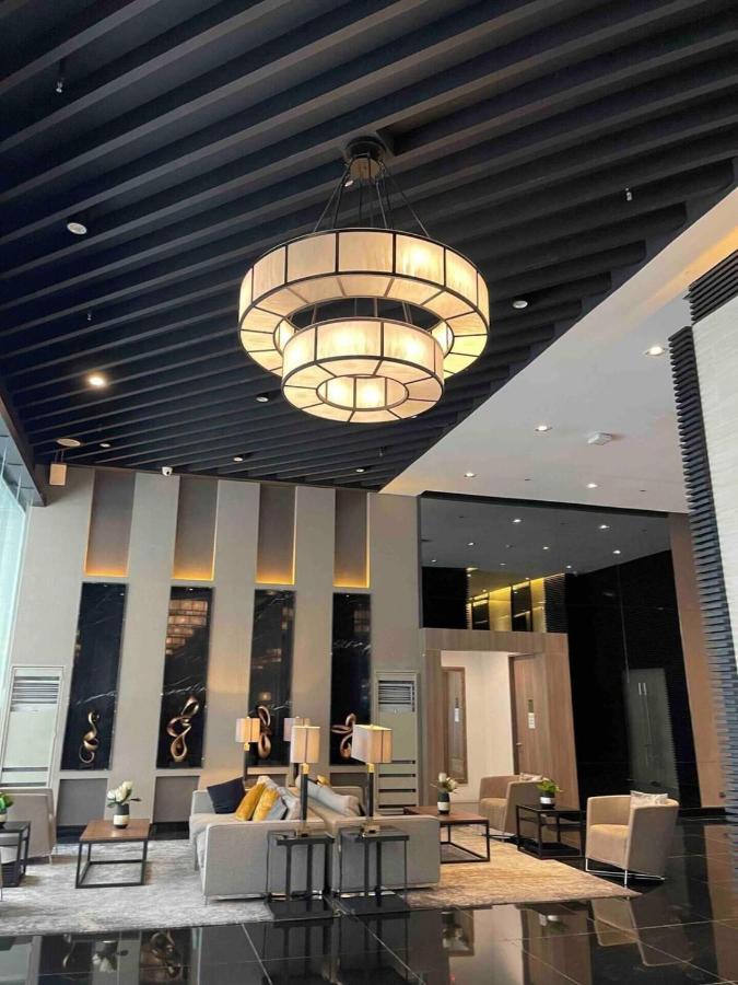 Luxurious 2 Bedroom Oasis in Air Residences with Bar KTV and Games - Ferienwohnung Manila