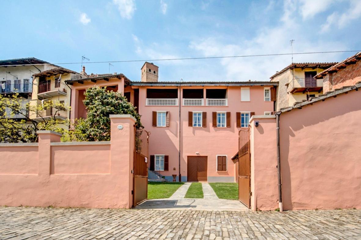 Casa Viberti, Dimora storica con vista mozzafiato sulle Langhe - Ferienwohnung