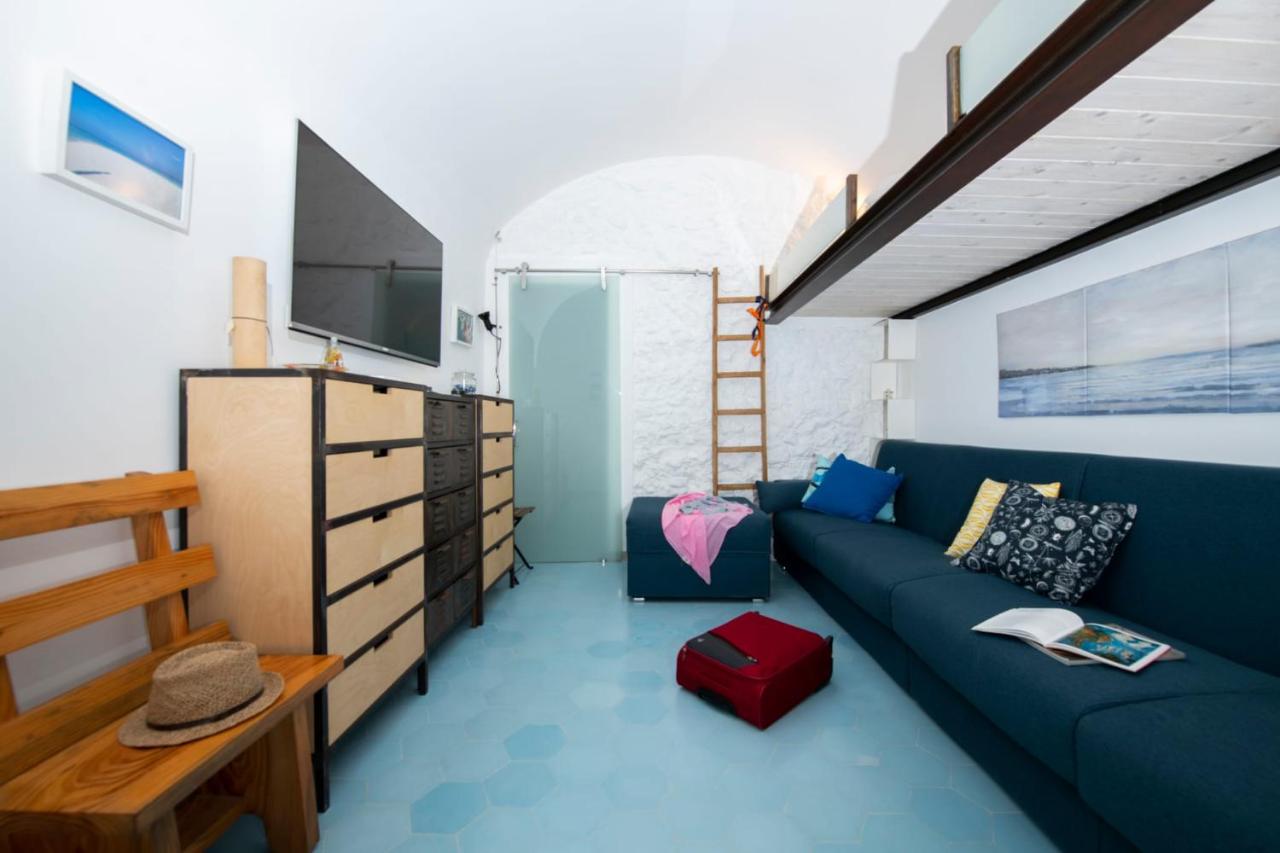The Amalfi Blue Door - B&B