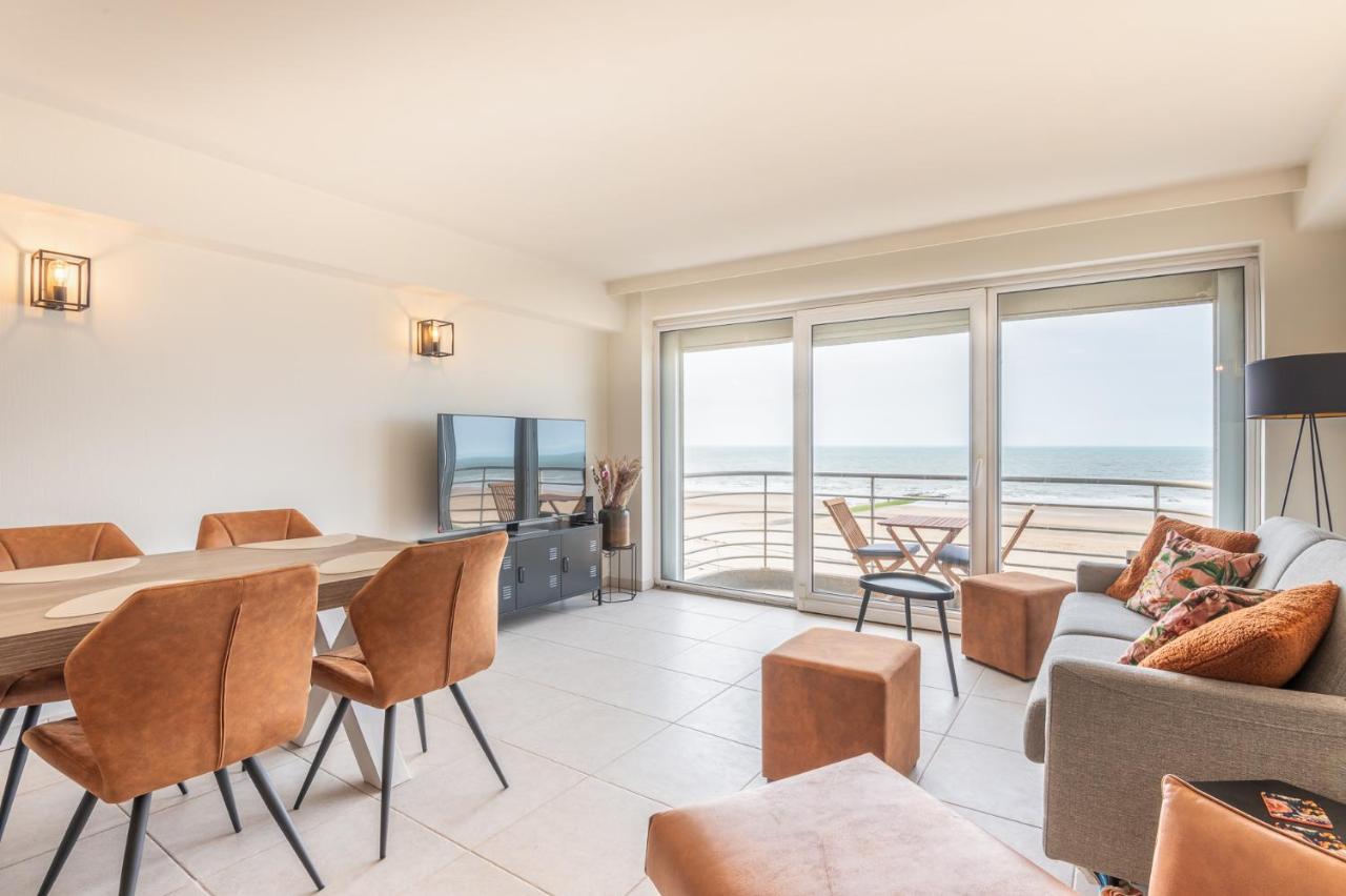 Beautiful apartment with Sea Views and parking - B&B