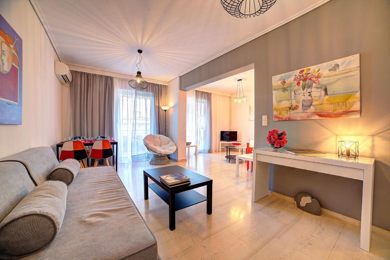 Beautiful apartment in Glyfada center - Bed and Breakfast Athene