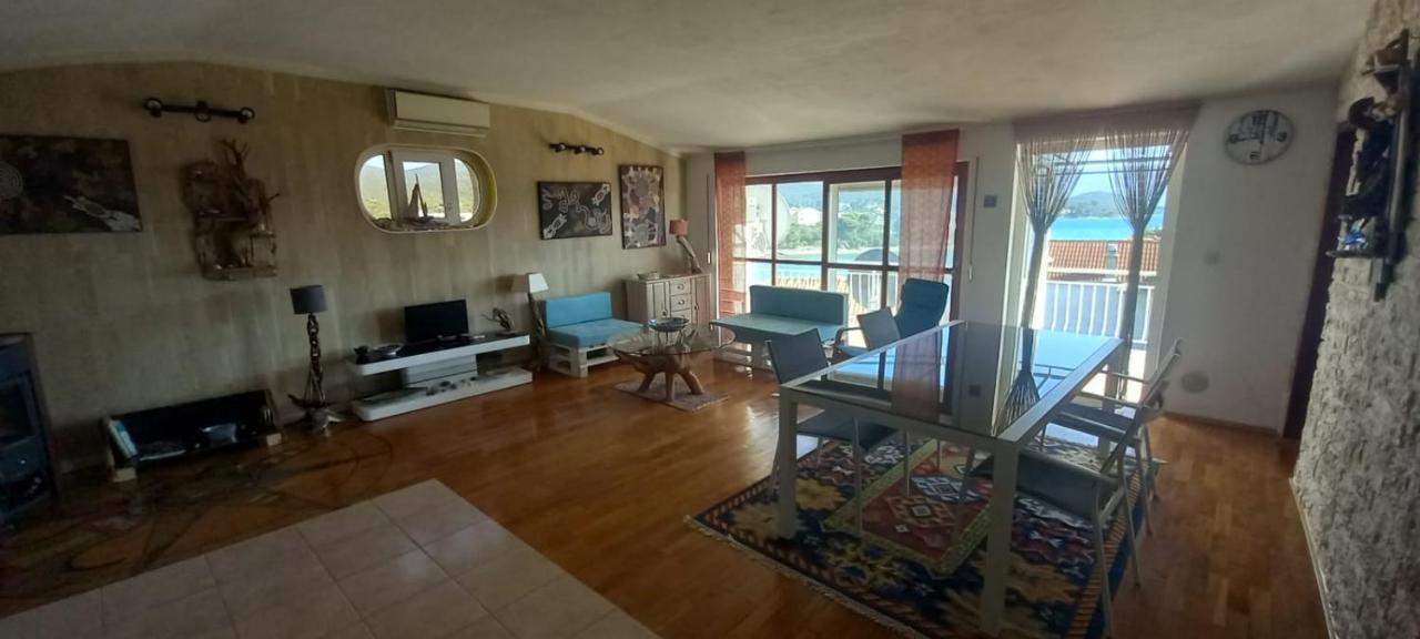 Blue Lagoon Apartment Platinum - Chambres d’hôtes Lovište