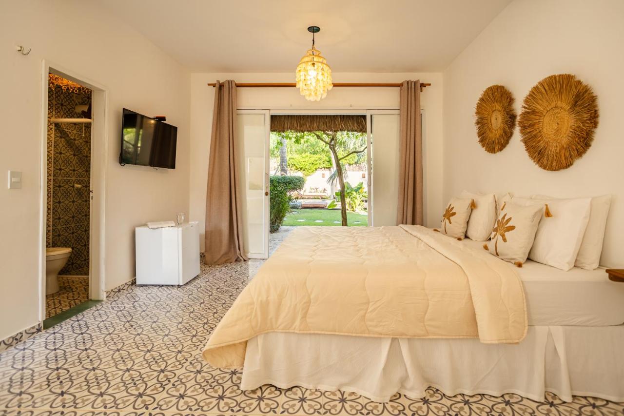 Habitación Triple con vistas a la piscina