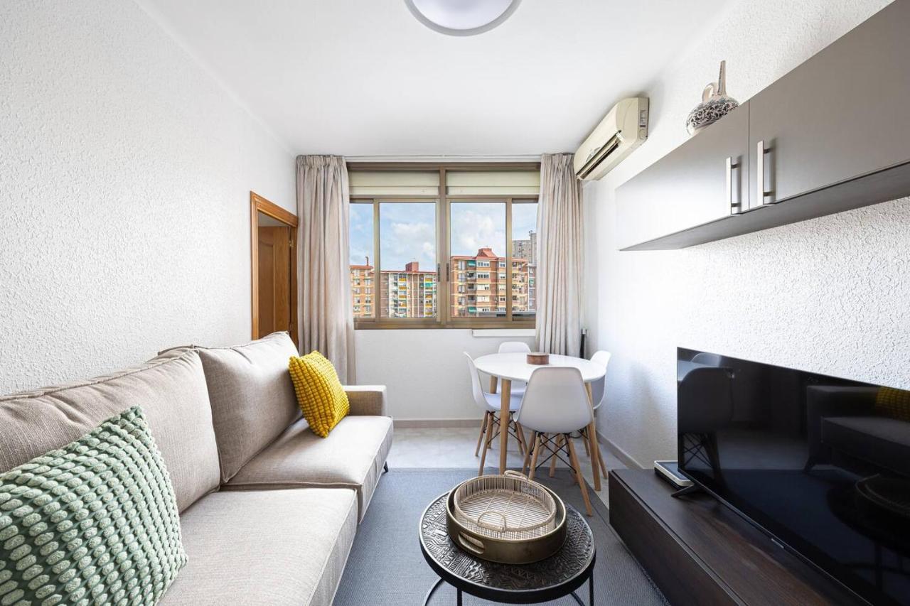 Cozy Apt In Cornella 2 Mins From The Metro - Bed and Breakfast La Gabarra