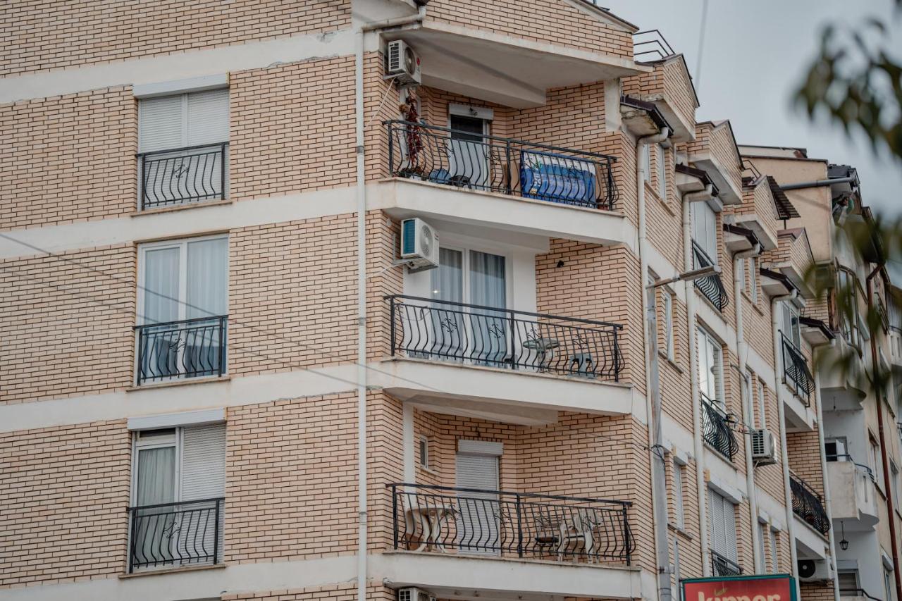 Don Apartment 2 - central location - close to everything - with free parking - Bed and Breakfast Ohrid