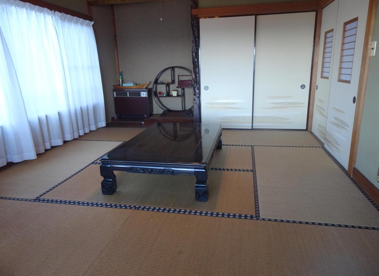 Japanese-Style Room