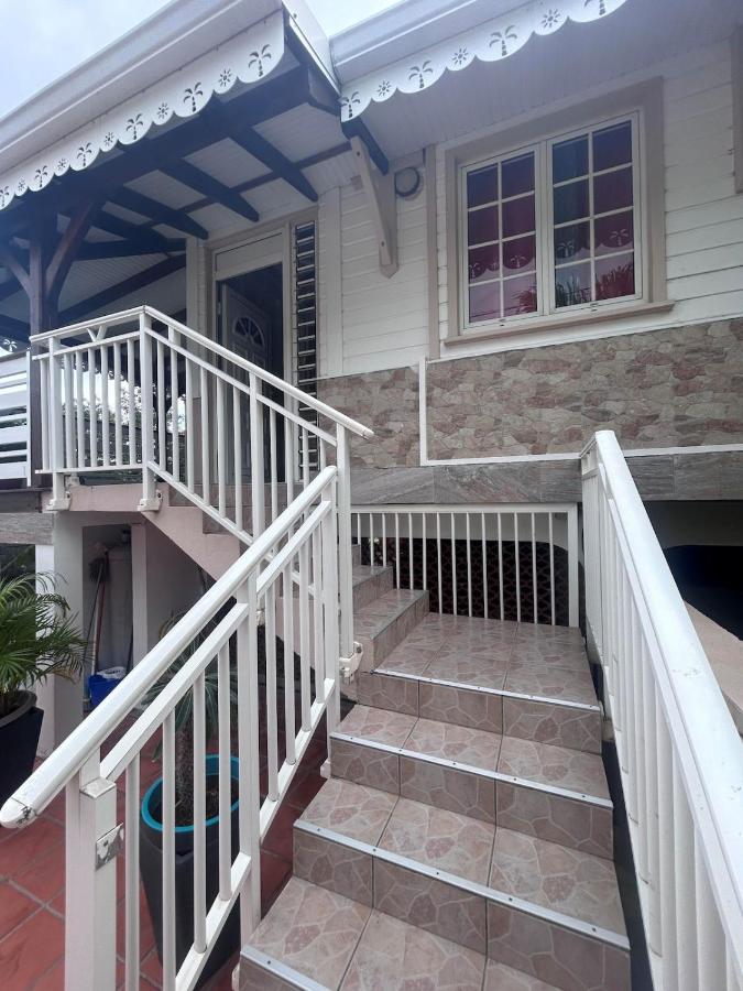 Petite Anse Villa T3 Large terrace with sea view - Chambres d’hôtes