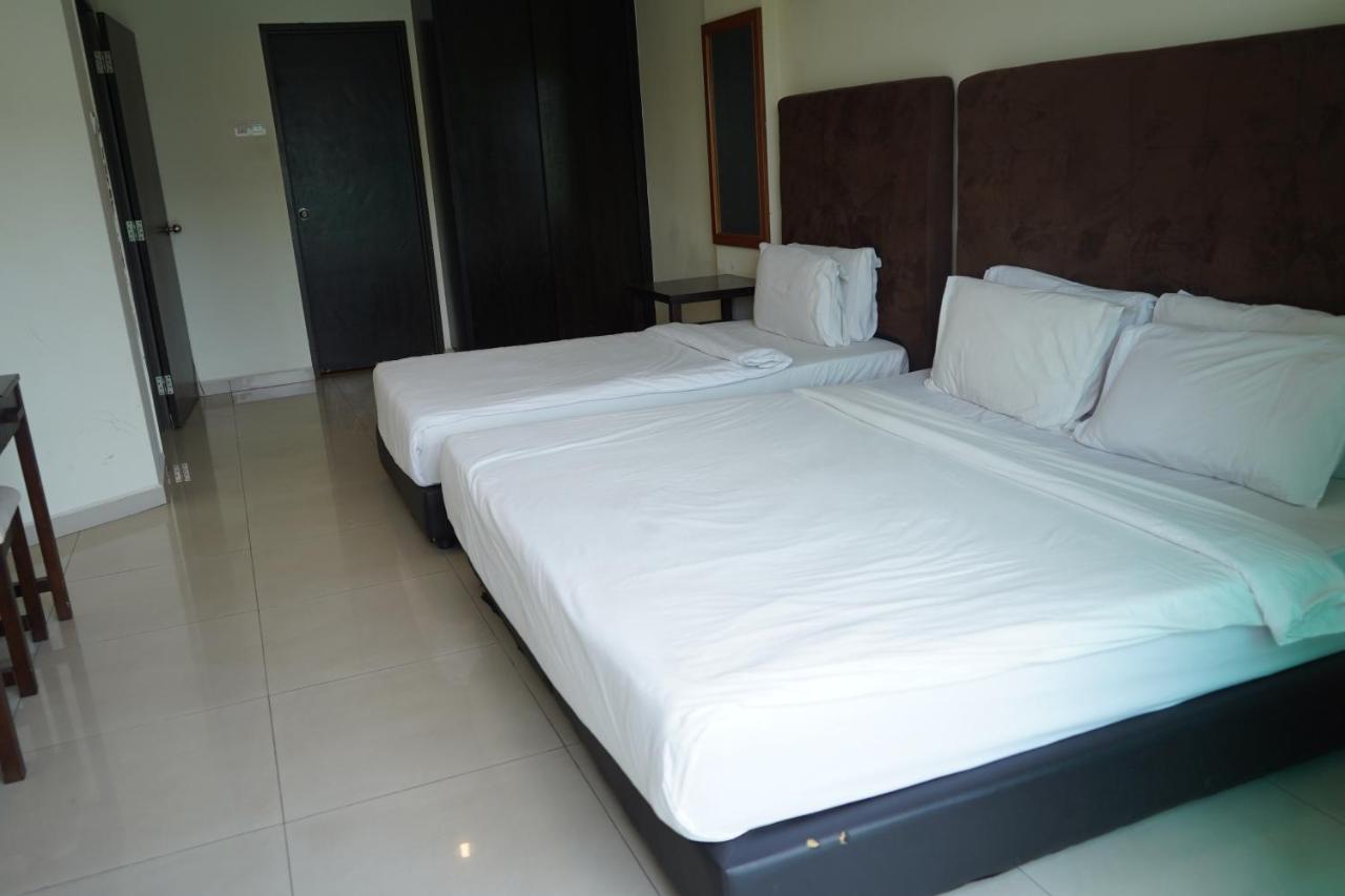 Three-Bedroom Apartment with Balcony