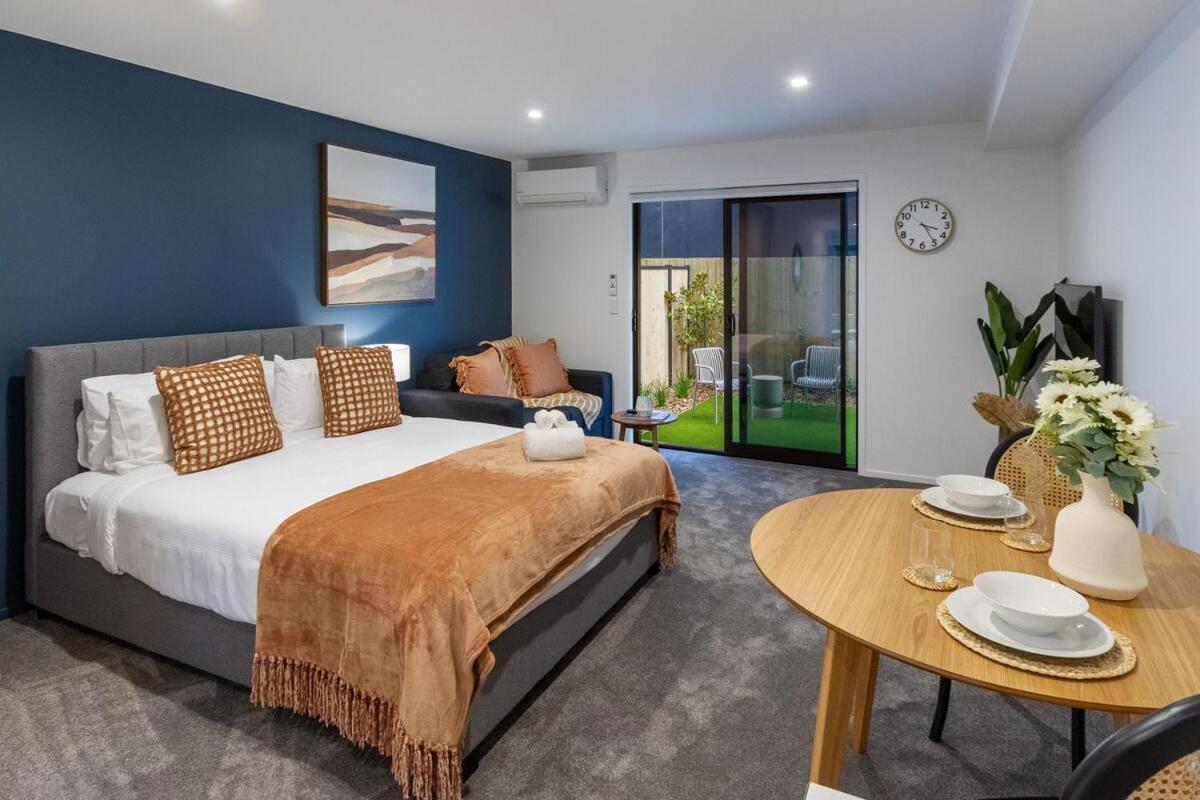 Private, peaceful studio with bonus car park - Ferienwohnung Christchurch