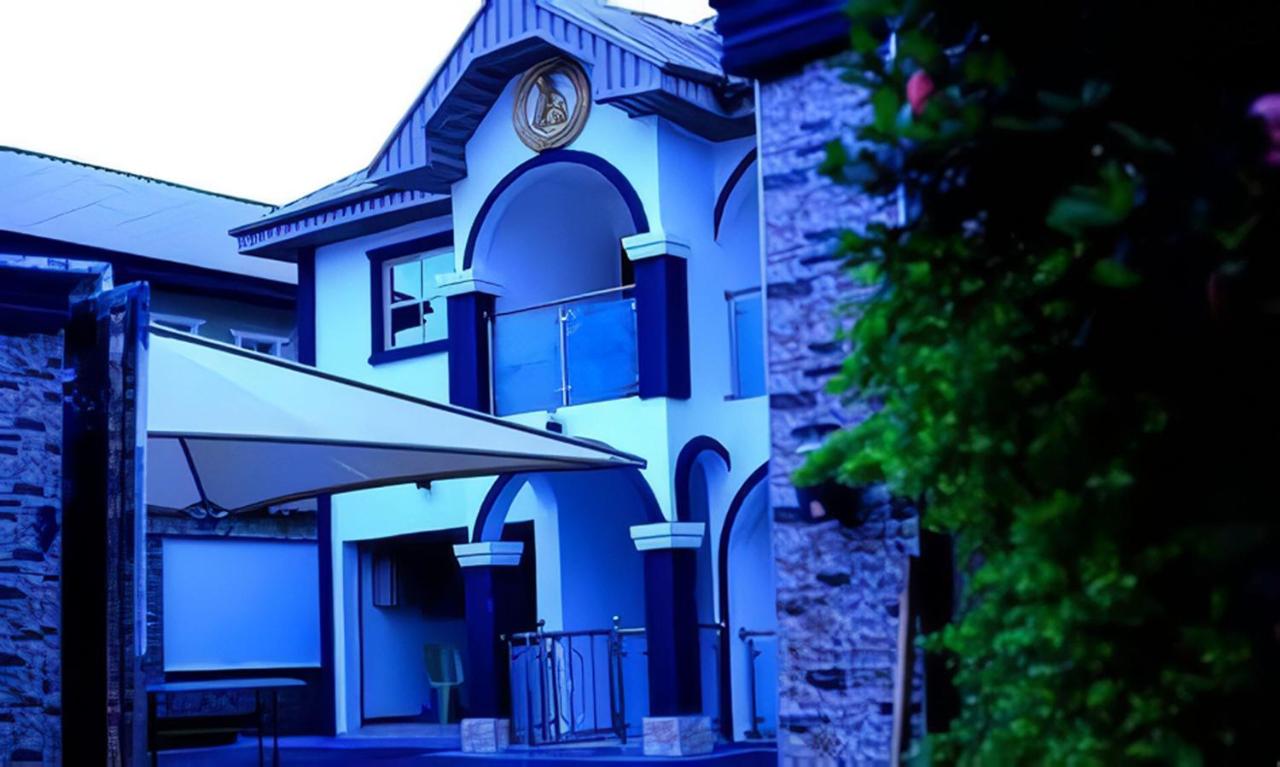 Luxurious Lukes Apartment - B&B