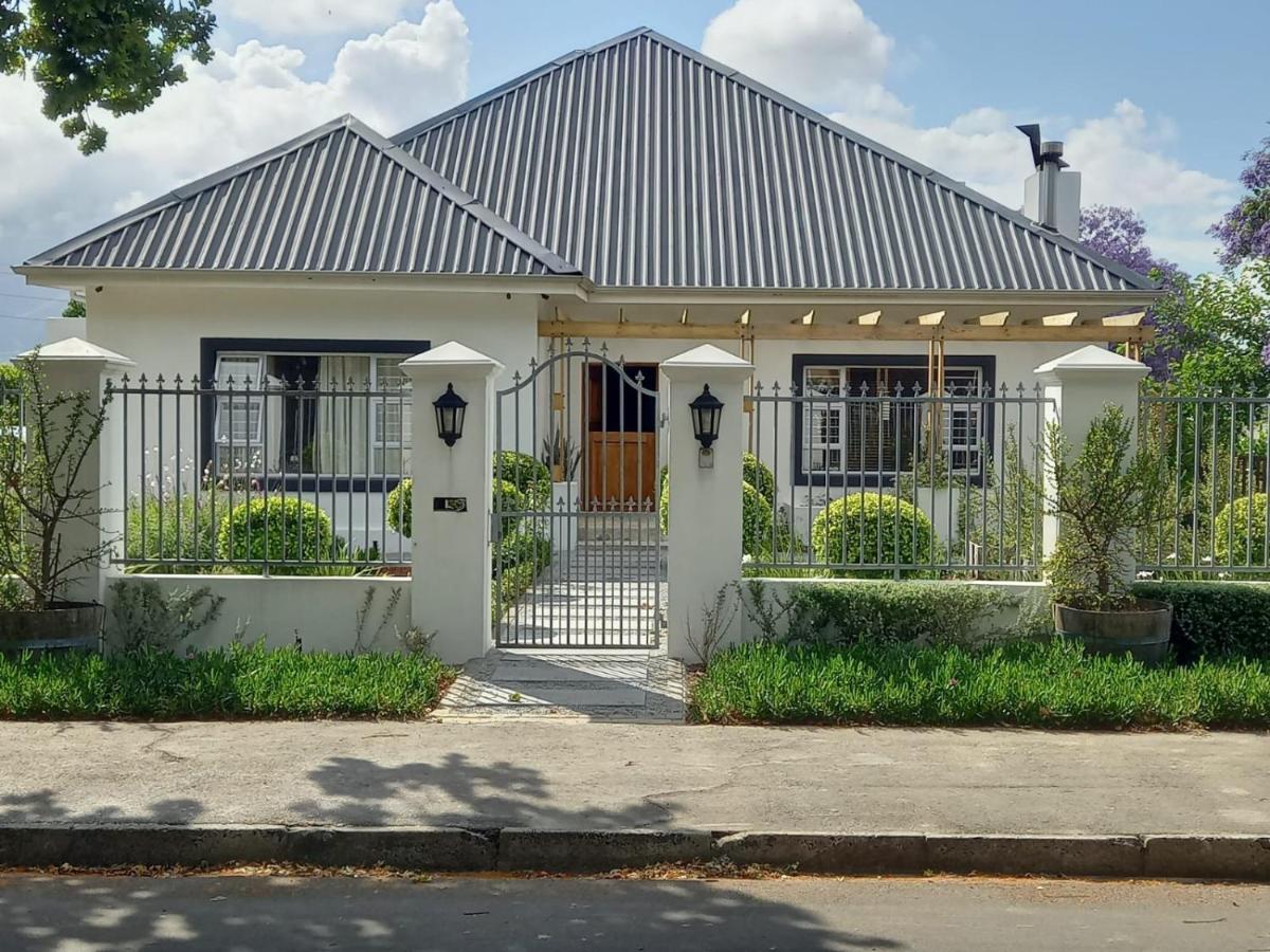 Spacious Modern Home, Paarl Winelands - B&B Paarl