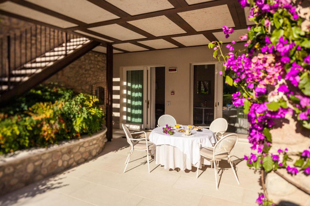 Suite with Patio and Garden View