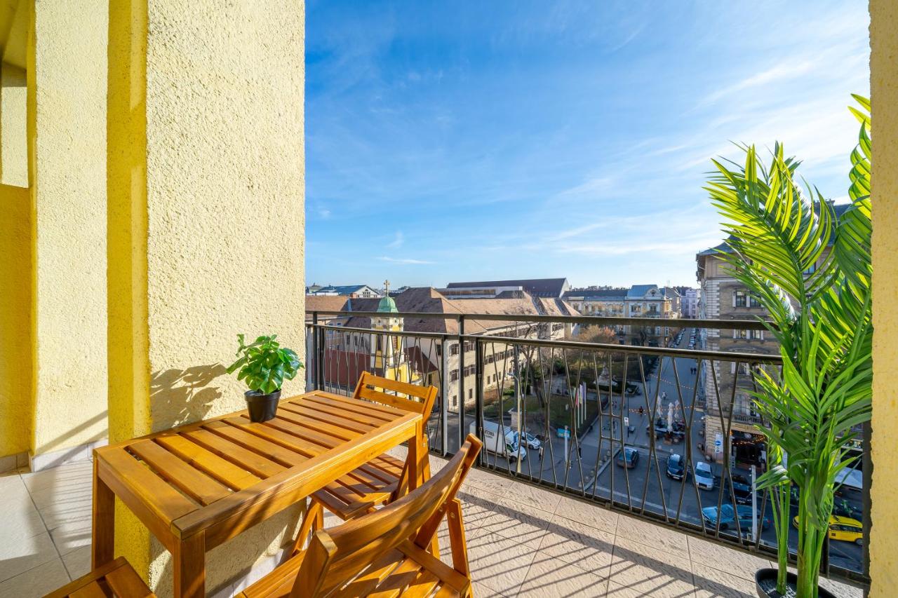 Time Out Suites With Terrace - R30 - Bed and Breakfast Boedapest
