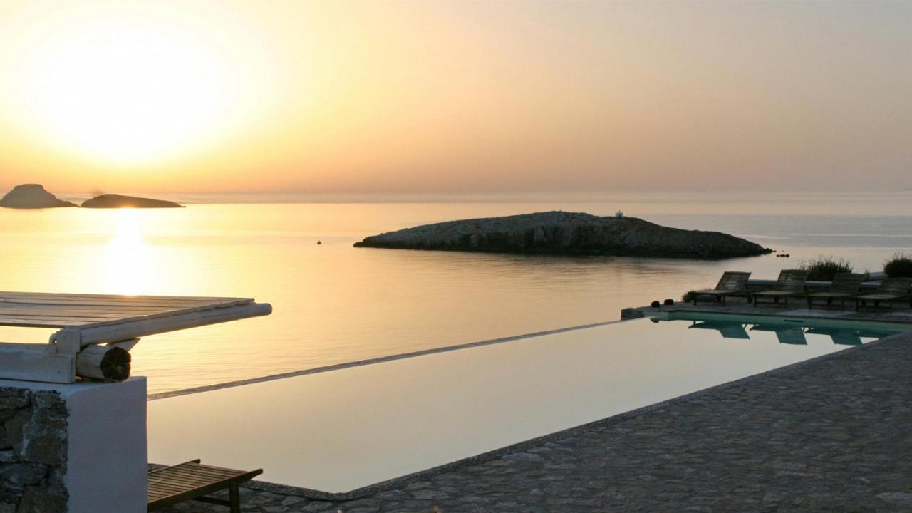Folegandros Villas Beachfront - B&B Karavostásis