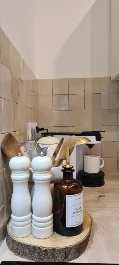 Appartement Cozy avec Clim, Balcon et Parking Gratuit - B&B Salavas