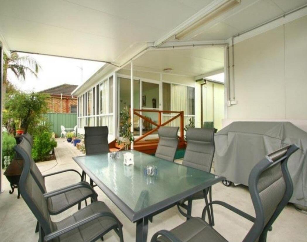 Cottage 5 mins from surf and lake - B&B Windang