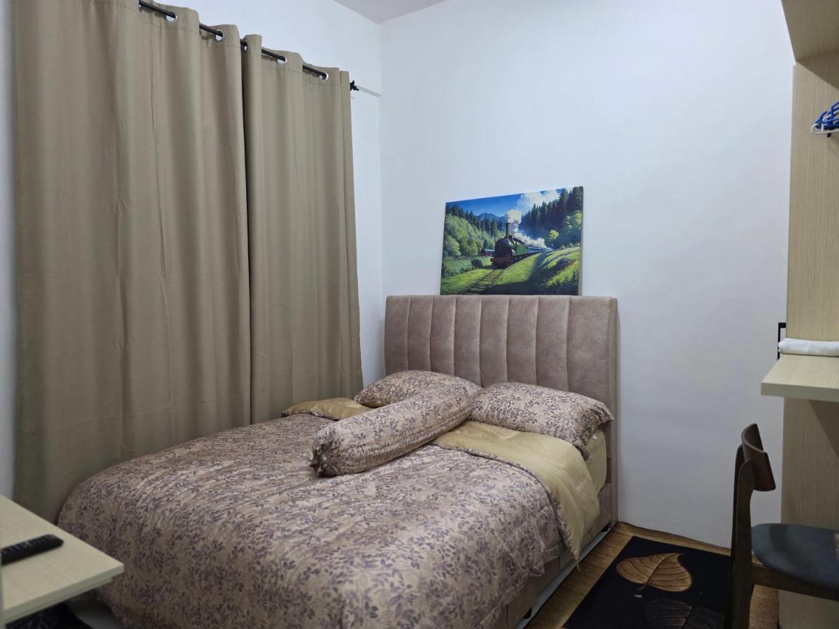 Aqimi Homestay - B&B