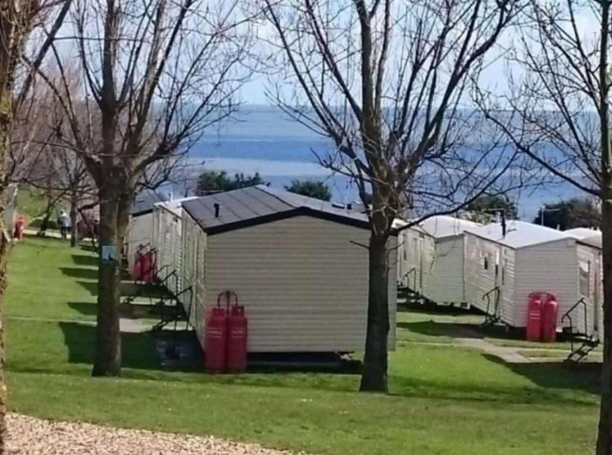6 Guests - 3 Bedrooms - Entertainment - Near Beach - B&B Sheerness