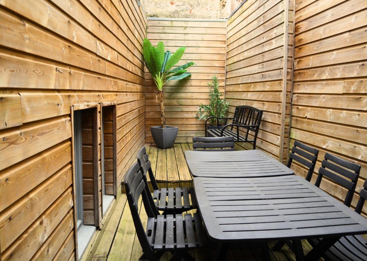 Odes et Balades Place Victor Hugo - B&B