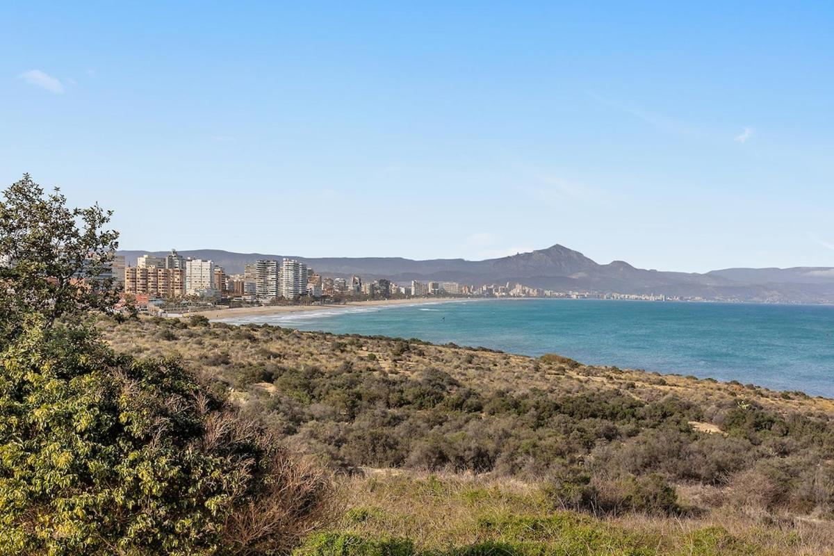 Paradise Retreat with Sea View & AC - Ferienwohnung Alicante