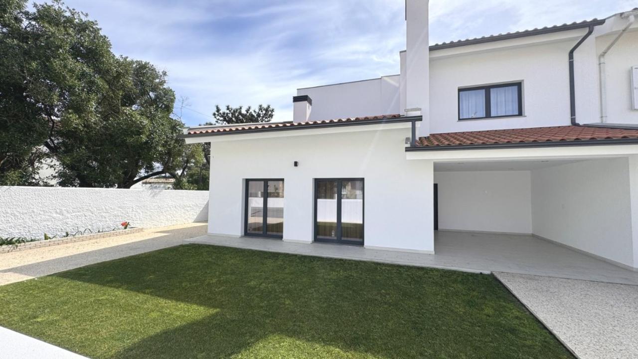 Casa da Praia, piscina a sal, aquecida e coberta -Praia da Barra - Bed and Breakfast