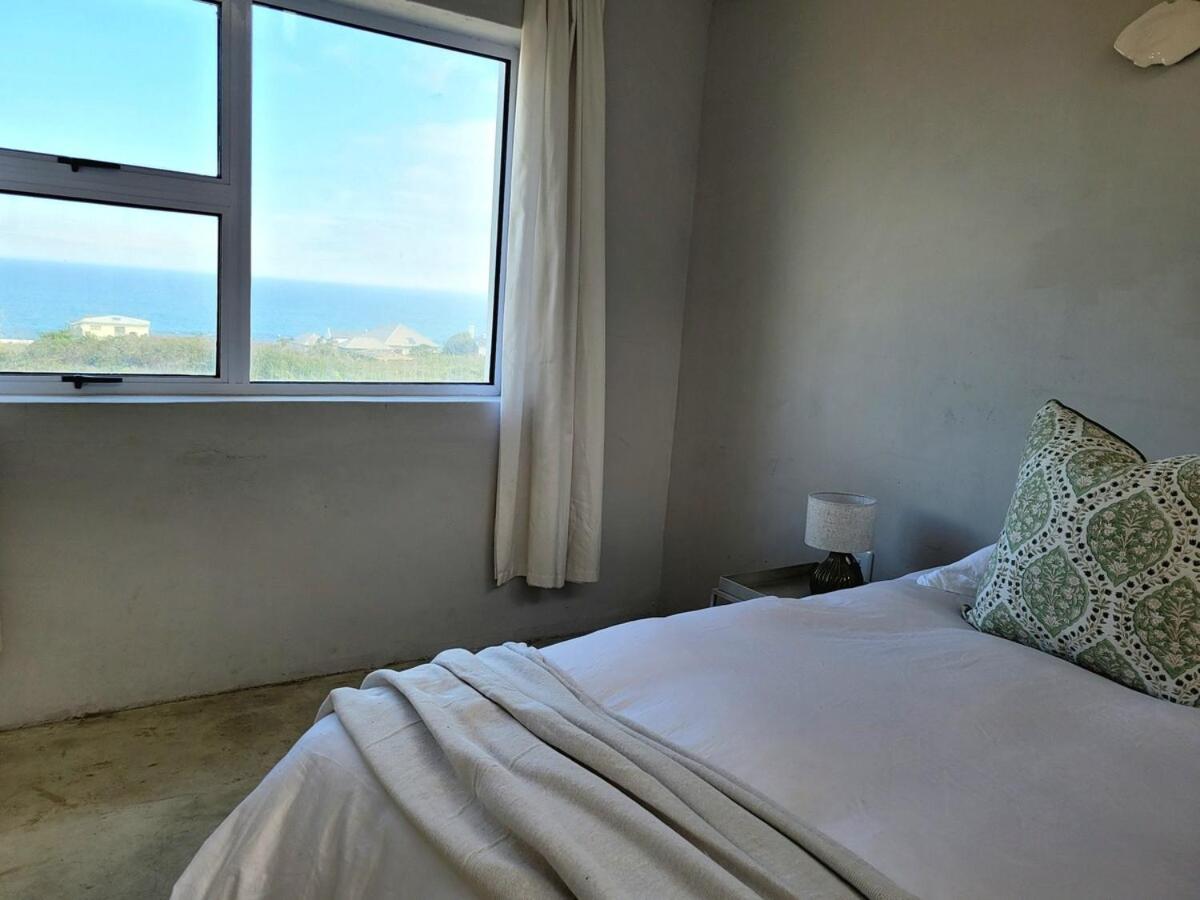 Silvertree Collective Ocean and Mountain View - B&B Betty’s Bay