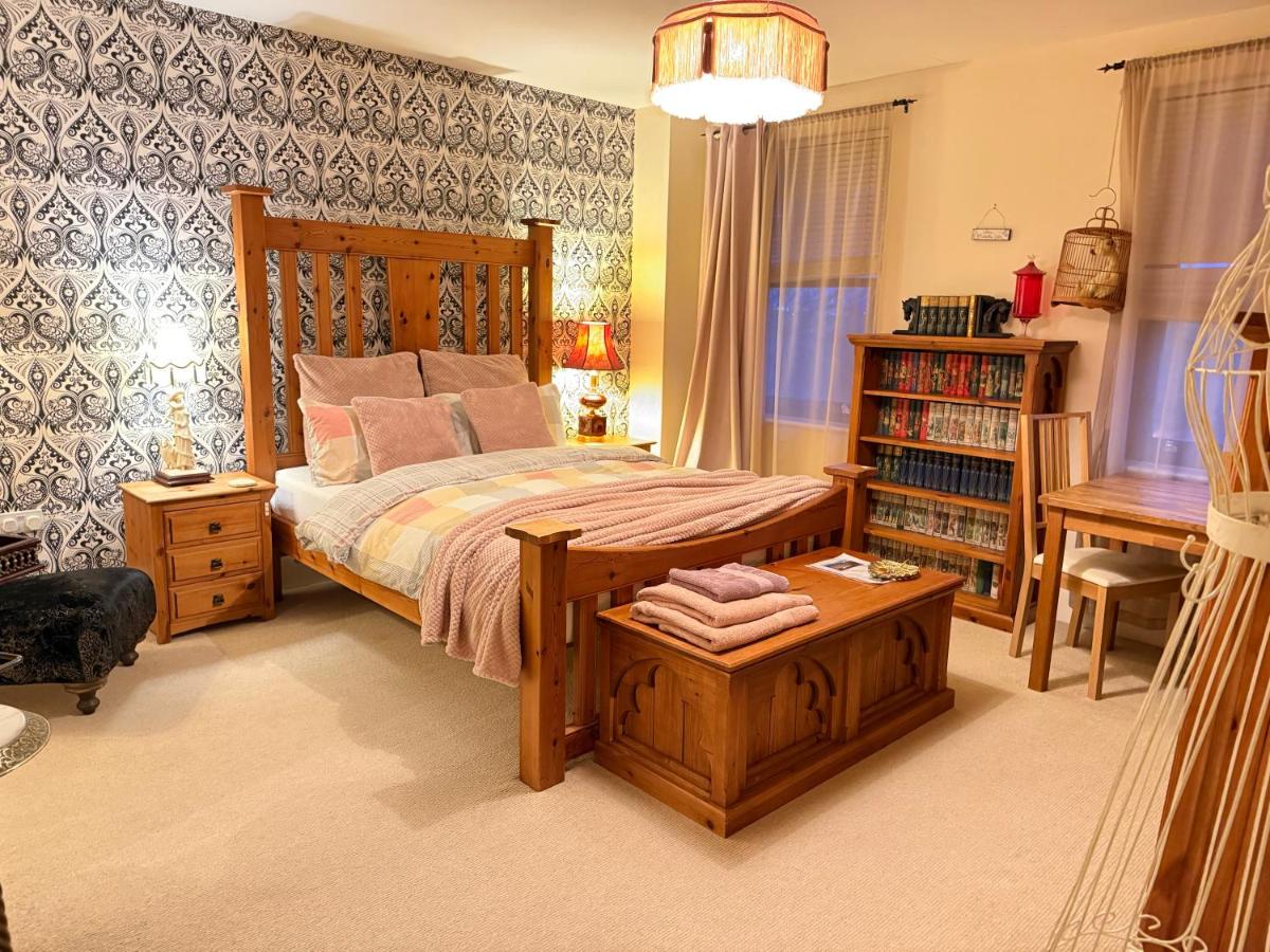 Deluxe Double Room with Shower