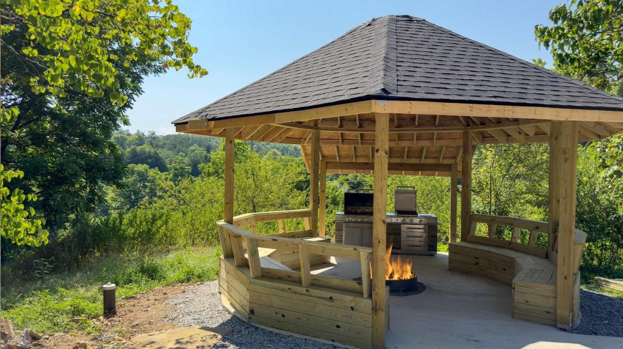 Gandalf's Getaway - B&B Sevierville