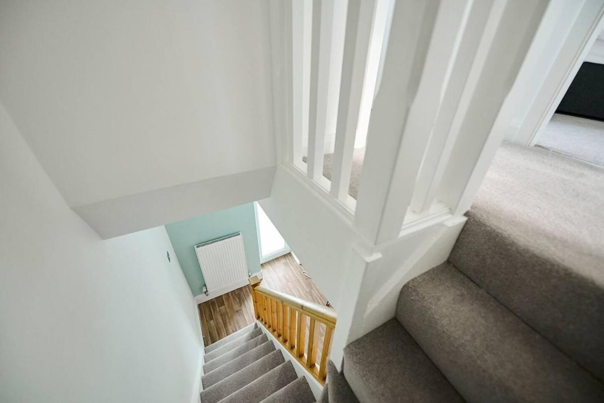 2 Bedroom House- Contractors - Families - Sleeps 4 - B&B