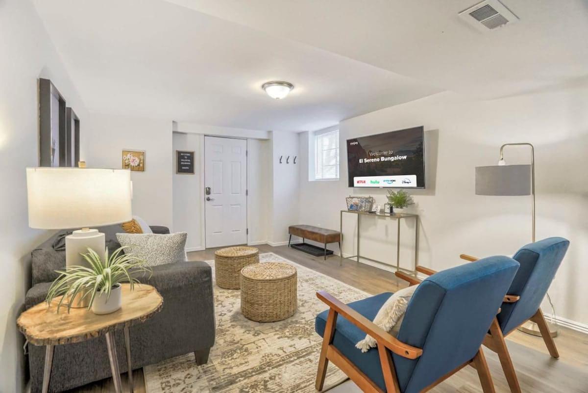 El Sereno Bungalow Pet-Friendly Ivywild Flat - Chambres d'hôtes Colorado Springs