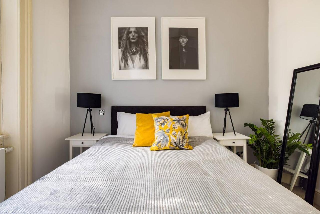 Niru Modern & Stylish Flat wHuge Private Terrace - Chambres d’hôtes Londres