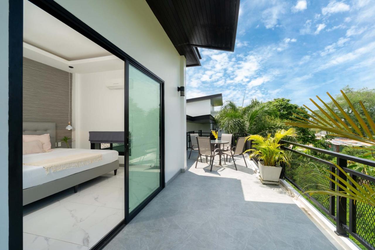 Tropical & Modern 4BR Pool Villa Serenity Rawai - Ferienwohnung