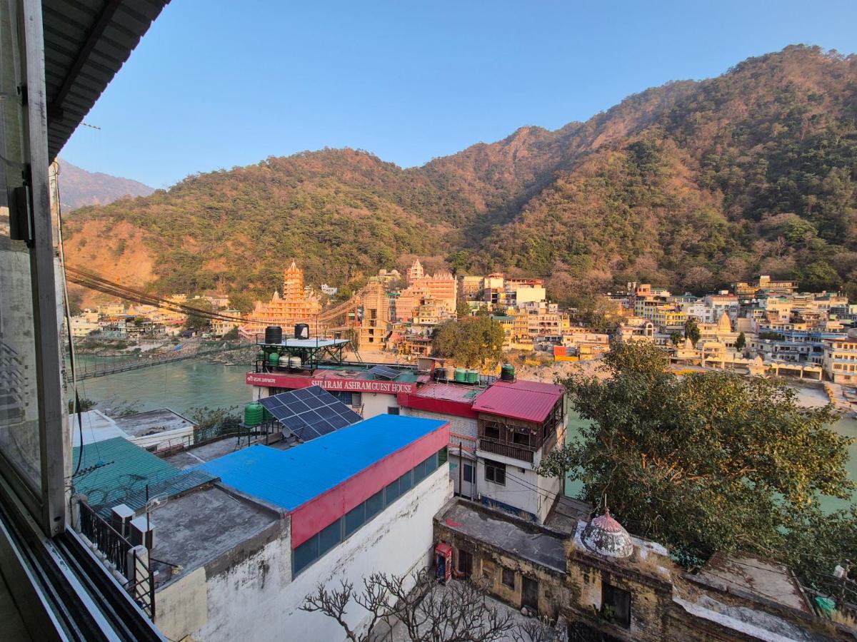 Heaven View Home Stay !! Ganga View Room - B&B Rishīkesh