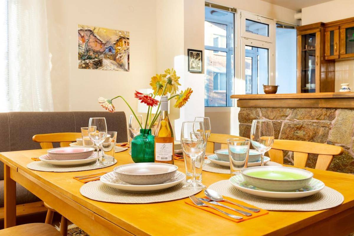 Stancho's House 3BR apartment close to OLD TOWN & KAPANA district - Ferienwohnung