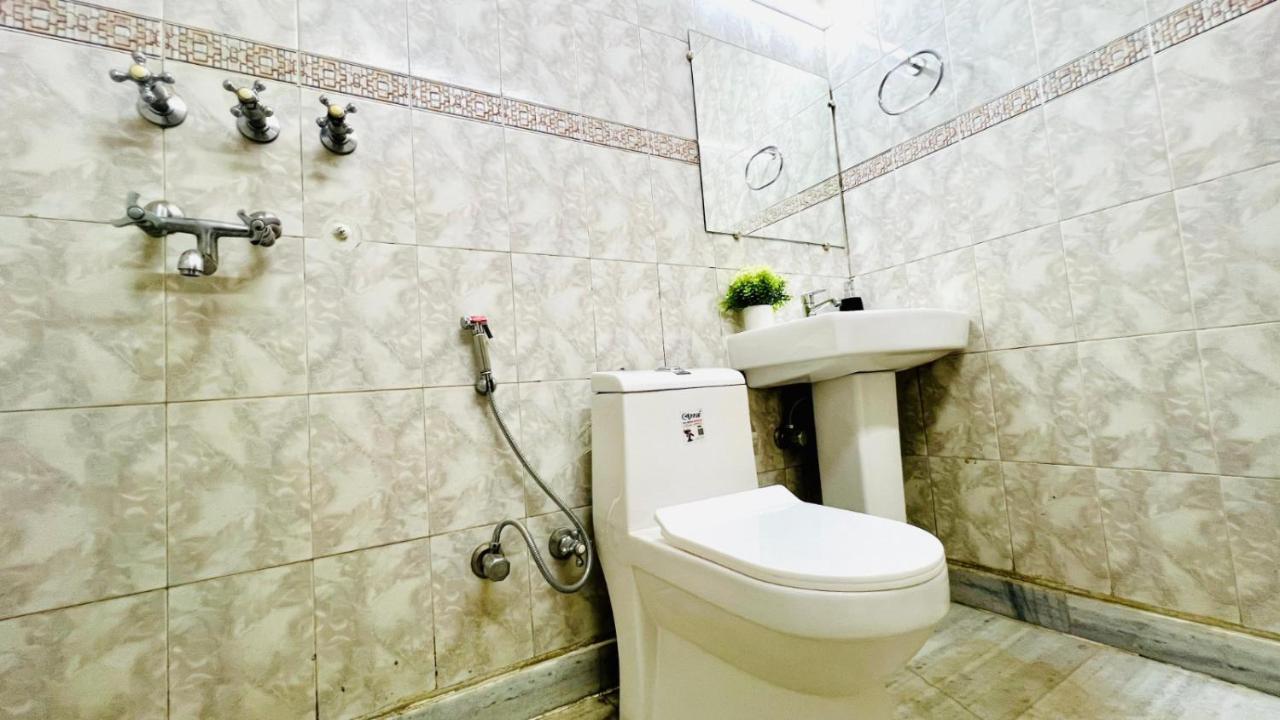 Superior One-Bedroom Apartment