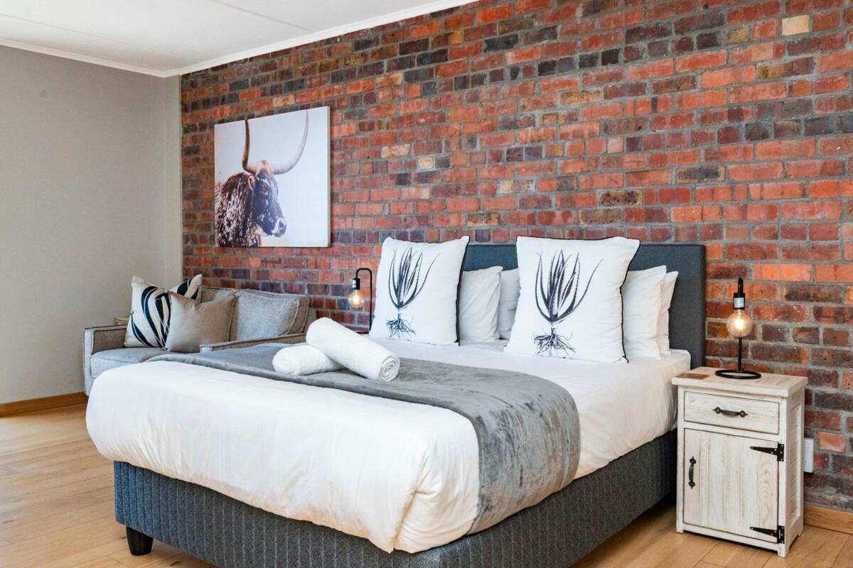 Sleek Sanctuary in the Sky - B&B