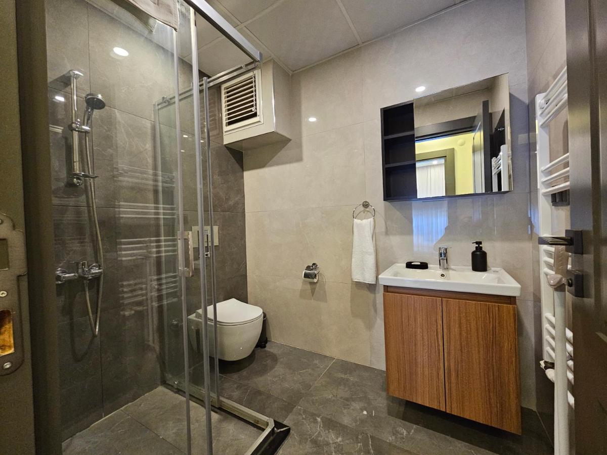 Three-Bedroom Apartment with Balcony