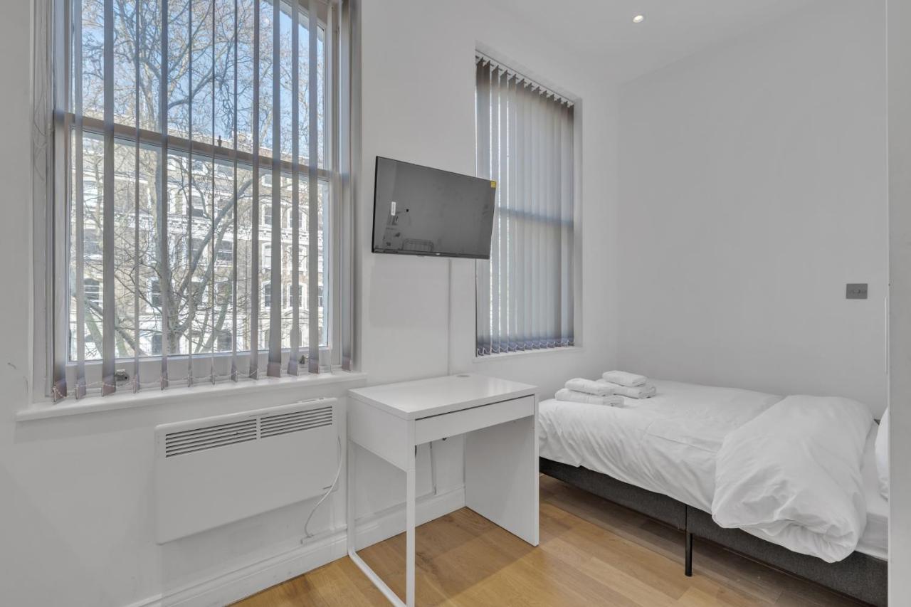 Deluxe Studio