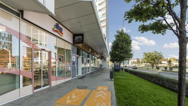 Self check-in, Danube bank, free parking - B&B