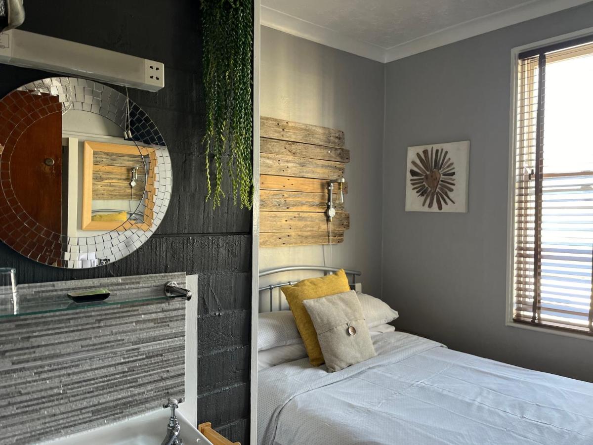 Tweepersoonskamer met een Eigen Externe Badkamer
