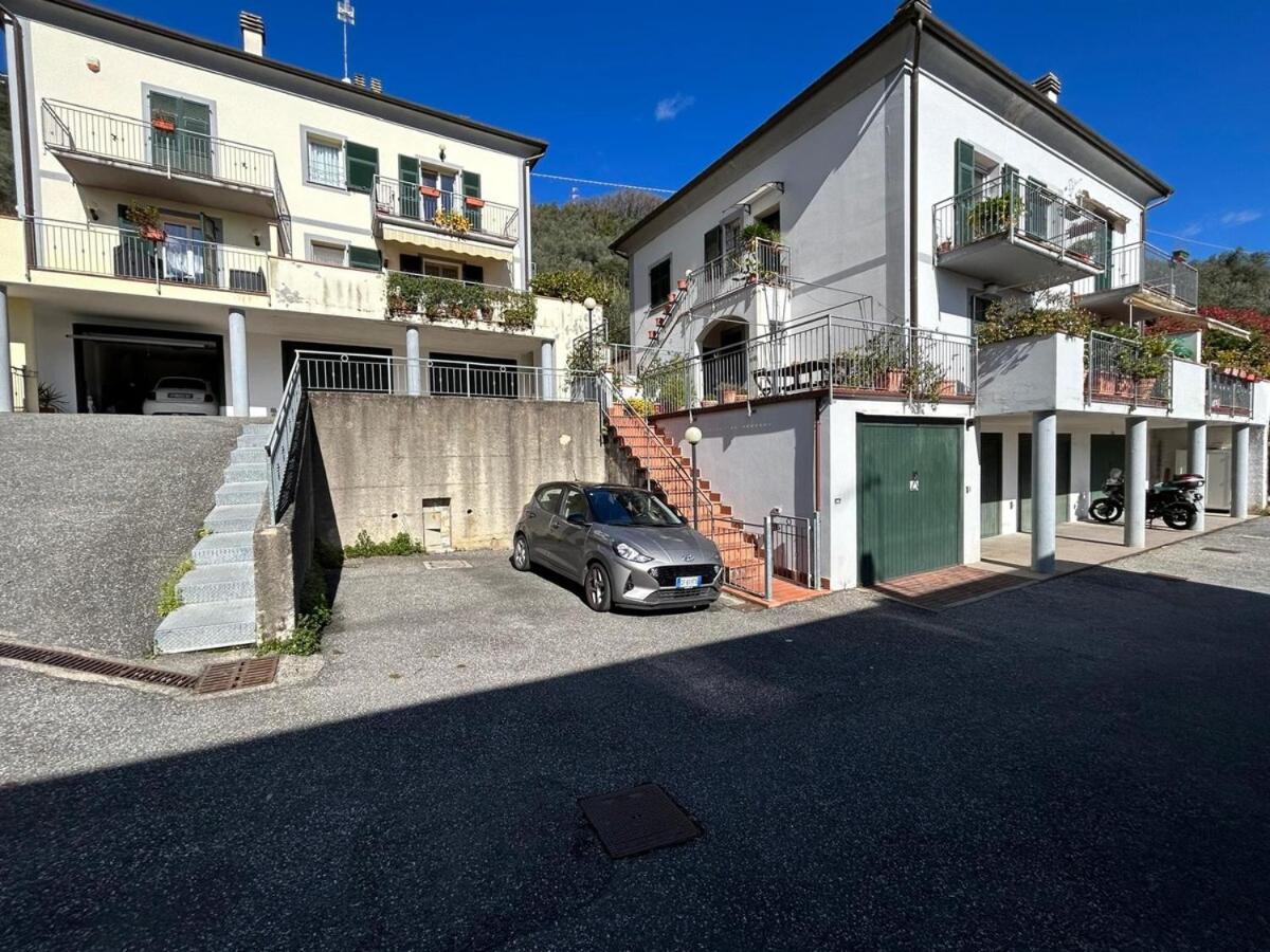 Casa Sarina Modern apartment with city and sea view up to 6 ppl garage on request - Bed and Breakfast