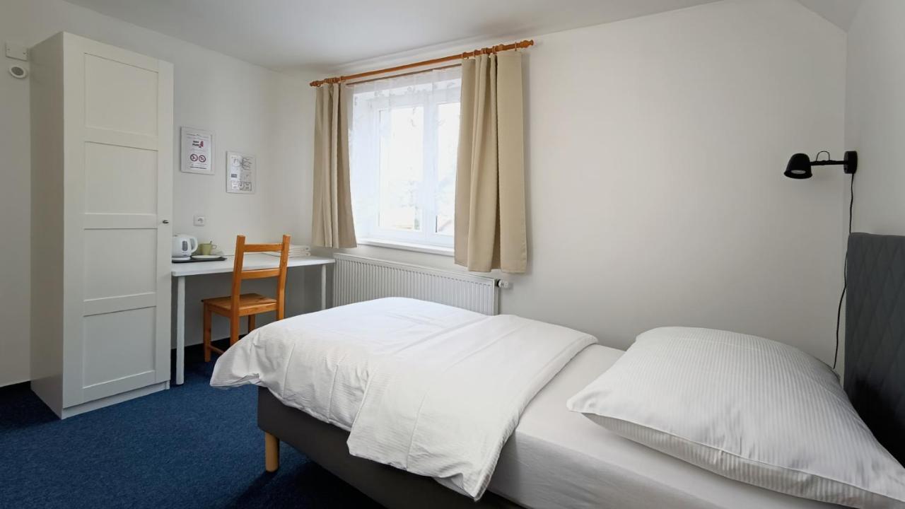 Eenpersoonskamer met Externe Eigen Badkamer