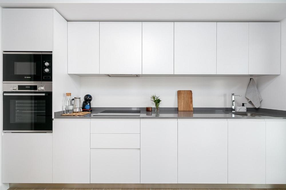 EXCLUSIVO APARTAMENTO con PISCINA, AMPLIA TERRAZA y GARAJE en PORTONOVO - Chambres d'hôtes Sanxenxo