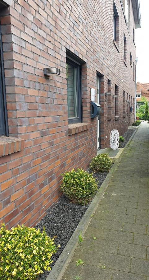 Rawe West - Ferienwohnung für 4 Personen, zentrale Lage, gehobene und moderne Ausstattung - Bed and Breakfast
