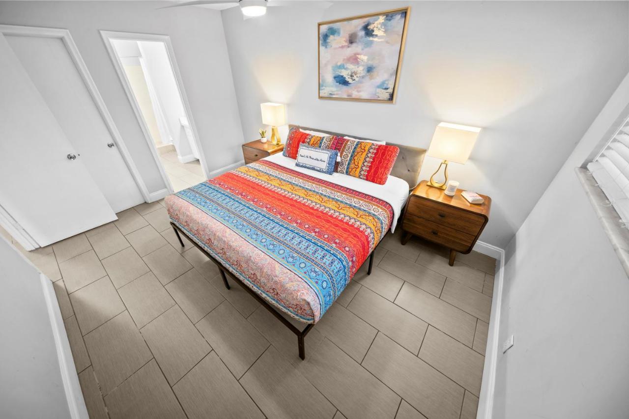 Deluxe One Bedroom King with Kitchen and Sofa Bed
