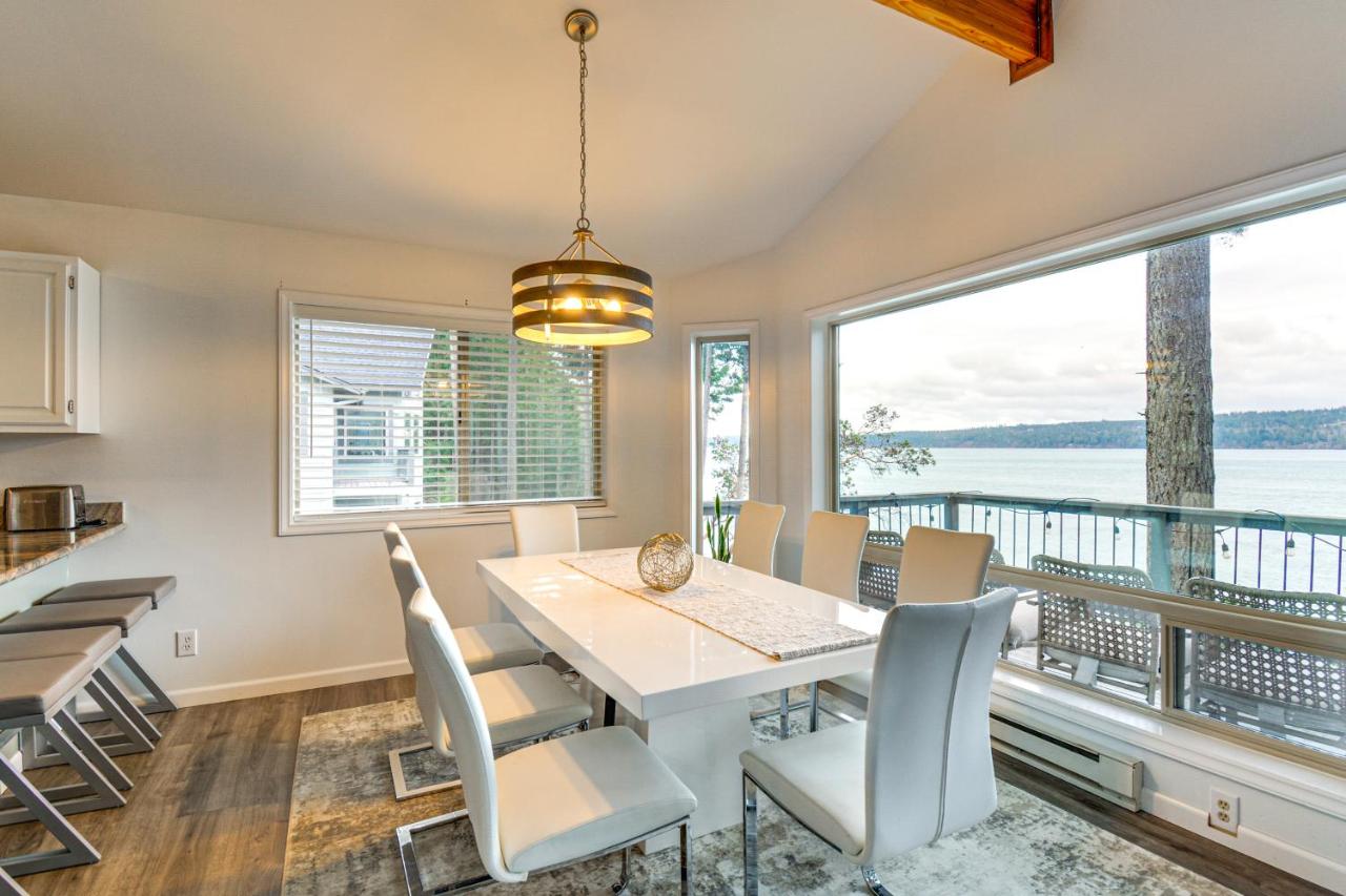 Balcony with Bay Views Family Gem in Port Townsend - B&B
