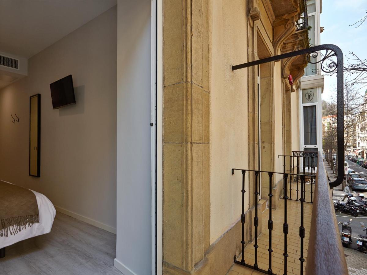 Superior Double or Twin Room with City View with balcony